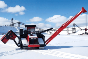 HopTop high-drive hydrostatic pipelayer operating on oil and gas pipeline construction site